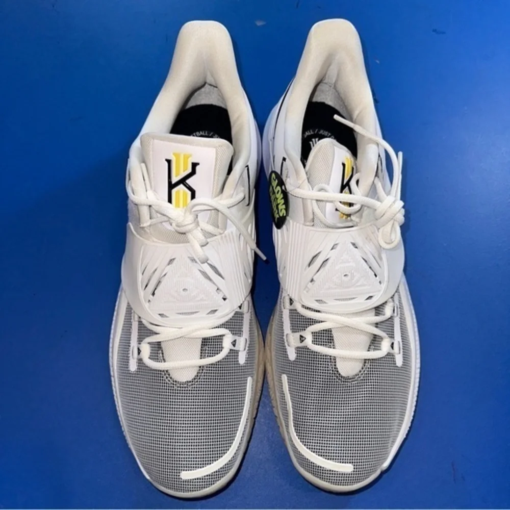 NEW NIKEKyrie Low 3 Eclipse CJ1286-100 White BasketballSneakers Shoes Mens Sz 17